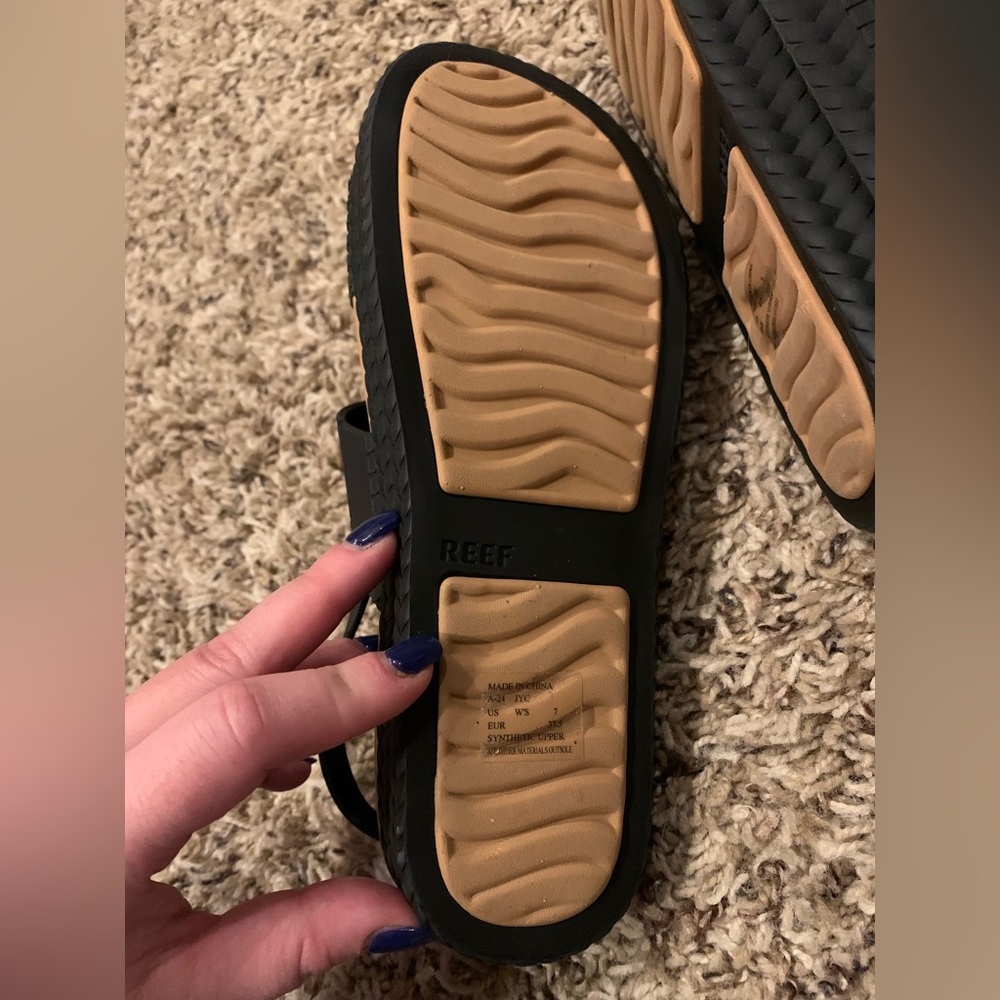 Reef Velcro black and tan sandals - comfy - new - size 7 - Picture 5 of 7